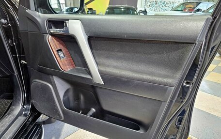 Toyota Land Cruiser Prado 150 рестайлинг 2, 2016 год, 3 399 000 рублей, 23 фотография