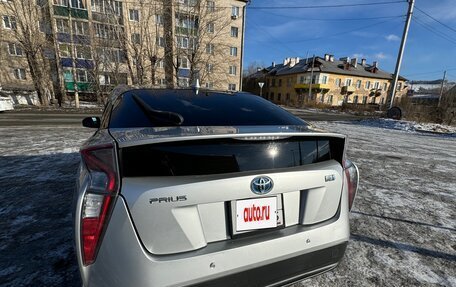 Toyota Prius IV XW50, 2016 год, 1 450 000 рублей, 3 фотография