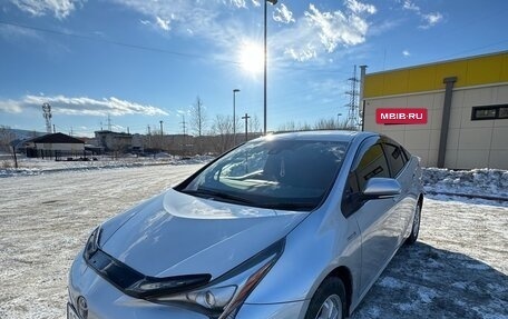 Toyota Prius IV XW50, 2016 год, 1 450 000 рублей, 4 фотография