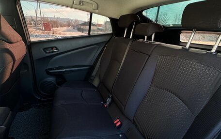 Toyota Prius IV XW50, 2016 год, 1 450 000 рублей, 9 фотография