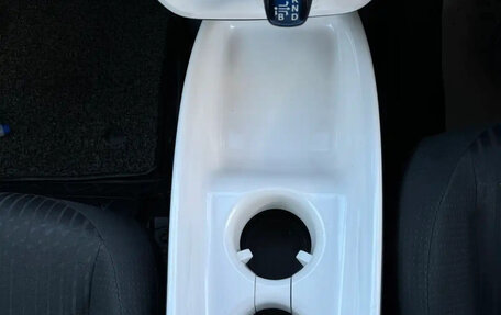 Toyota Prius IV XW50, 2016 год, 1 450 000 рублей, 12 фотография