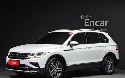 Volkswagen Tiguan II, 2021 год, 3 427 000 рублей, 1 фотография