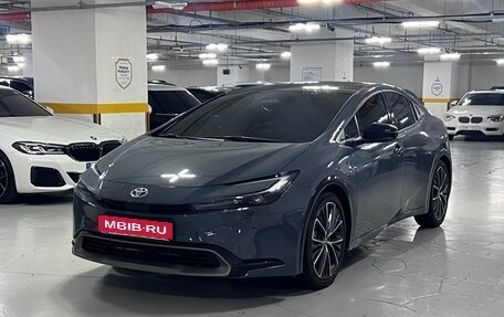 Toyota Prius IV XW50, 2025 год, 4 500 000 рублей, 1 фотография