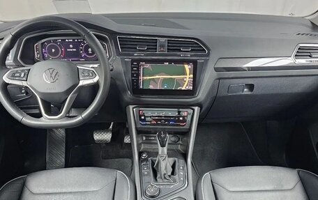 Volkswagen Tiguan II, 2021 год, 3 427 000 рублей, 15 фотография