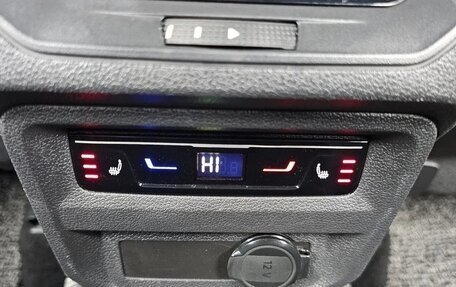 Volkswagen Tiguan II, 2021 год, 3 427 000 рублей, 10 фотография