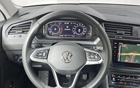 Volkswagen Tiguan II, 2021 год, 3 427 000 рублей, 11 фотография