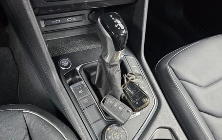Volkswagen Tiguan II, 2021 год, 3 427 000 рублей, 8 фотография