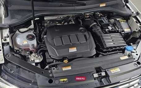 Volkswagen Tiguan II, 2021 год, 3 427 000 рублей, 13 фотография