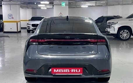 Toyota Prius IV XW50, 2025 год, 4 500 000 рублей, 3 фотография