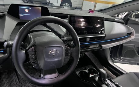 Toyota Prius IV XW50, 2025 год, 4 500 000 рублей, 6 фотография