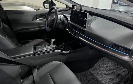 Toyota Prius IV XW50, 2025 год, 4 500 000 рублей, 8 фотография