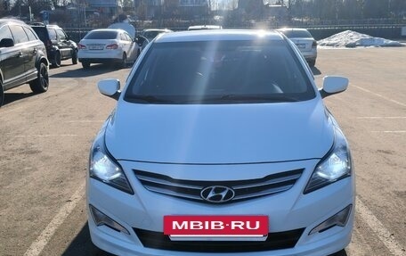 Hyundai Solaris II рестайлинг, 2014 год, 999 000 рублей, 2 фотография