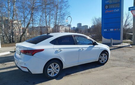 Hyundai Solaris II рестайлинг, 2017 год, 650 000 рублей, 4 фотография