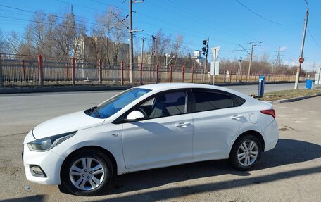 Hyundai Solaris II рестайлинг, 2017 год, 650 000 рублей, 2 фотография