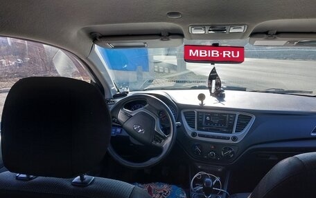 Hyundai Solaris II рестайлинг, 2017 год, 650 000 рублей, 6 фотография