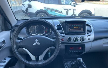 Mitsubishi L200 IV рестайлинг, 2012 год, 1 400 000 рублей, 31 фотография