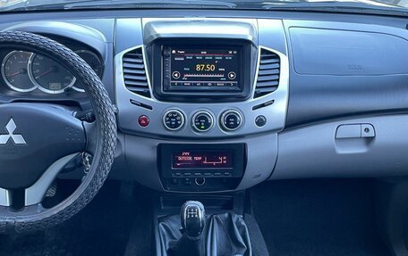 Mitsubishi L200 IV рестайлинг, 2012 год, 1 400 000 рублей, 32 фотография