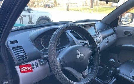 Mitsubishi L200 IV рестайлинг, 2012 год, 1 400 000 рублей, 23 фотография