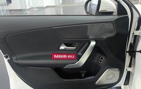 Mercedes-Benz A-Класс, 2022 год, 2 155 000 рублей, 11 фотография