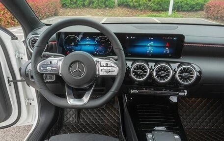 Mercedes-Benz A-Класс, 2022 год, 2 190 000 рублей, 7 фотография