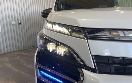 Toyota Voxy III, 2021 год, 1 770 000 рублей, 4 фотография