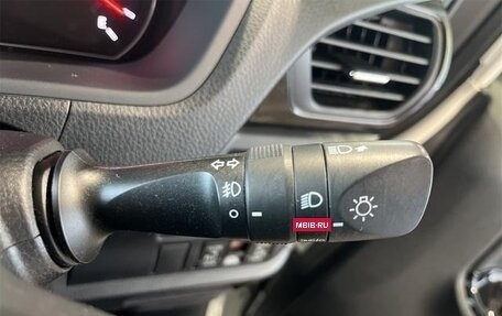 Toyota Voxy III, 2021 год, 1 770 000 рублей, 12 фотография