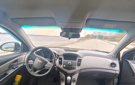 Chevrolet Cruze II, 2010 год, 445 000 рублей, 8 фотография