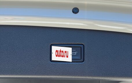 Volkswagen Tiguan II, 2020 год, 3 000 000 рублей, 13 фотография