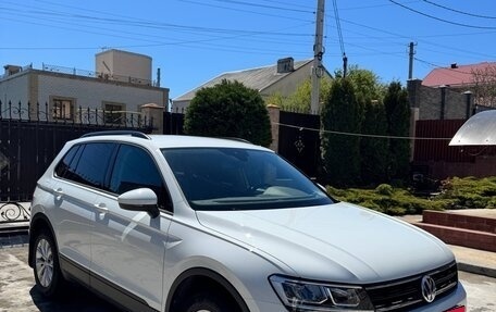 Volkswagen Tiguan II, 2020 год, 3 000 000 рублей, 2 фотография