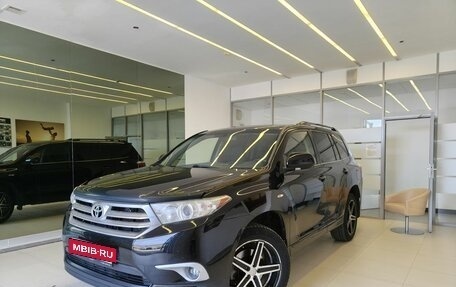 Toyota Highlander III, 2013 год, 1 730 000 рублей, 1 фотография
