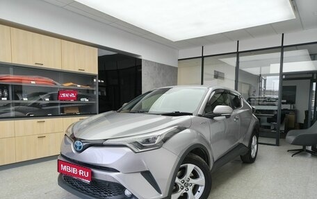 Toyota C-HR I рестайлинг, 2018 год, 1 950 000 рублей, 1 фотография