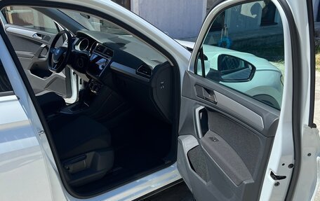 Volkswagen Tiguan II, 2020 год, 3 000 000 рублей, 16 фотография