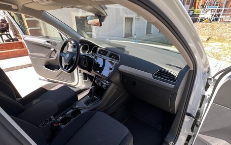 Volkswagen Tiguan II, 2020 год, 3 000 000 рублей, 17 фотография