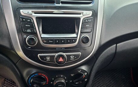 Hyundai Solaris II рестайлинг, 2014 год, 999 999 рублей, 7 фотография