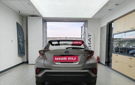 Toyota C-HR I рестайлинг, 2018 год, 1 950 000 рублей, 5 фотография
