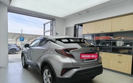 Toyota C-HR I рестайлинг, 2018 год, 1 950 000 рублей, 6 фотография