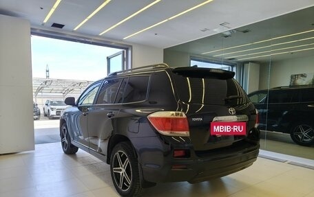 Toyota Highlander III, 2013 год, 1 730 000 рублей, 6 фотография