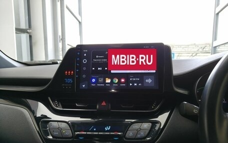 Toyota C-HR I рестайлинг, 2018 год, 1 950 000 рублей, 12 фотография