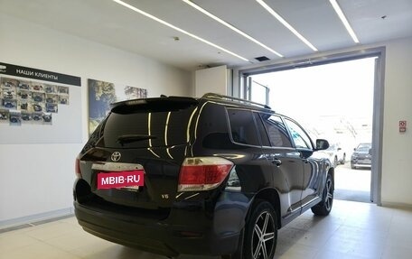 Toyota Highlander III, 2013 год, 1 730 000 рублей, 4 фотография
