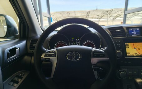 Toyota Highlander III, 2013 год, 1 730 000 рублей, 9 фотография