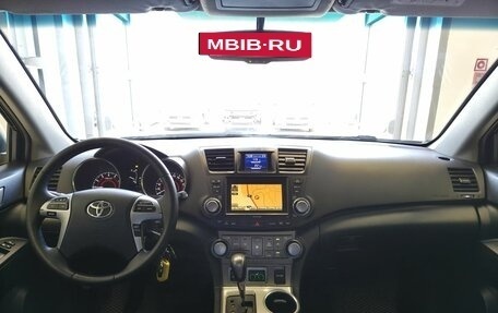 Toyota Highlander III, 2013 год, 1 730 000 рублей, 8 фотография