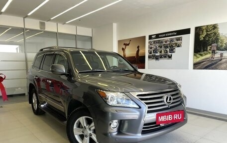 Lexus LX III, 2015 год, 5 000 000 рублей, 3 фотография