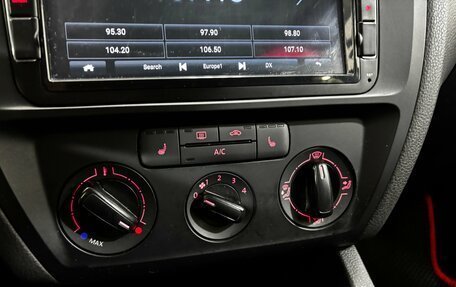 Volkswagen Jetta VI, 2015 год, 1 240 000 рублей, 18 фотография