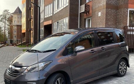 Honda Freed I, 2014 год, 1 050 000 рублей, 2 фотография