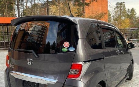 Honda Freed I, 2014 год, 1 050 000 рублей, 5 фотография