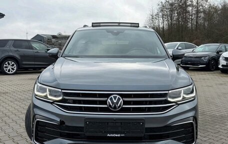 Volkswagen Tiguan II, 2022 год, 2 600 000 рублей, 1 фотография