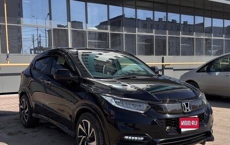 Honda Vezel, 2018 год, 1 800 000 рублей, 1 фотография