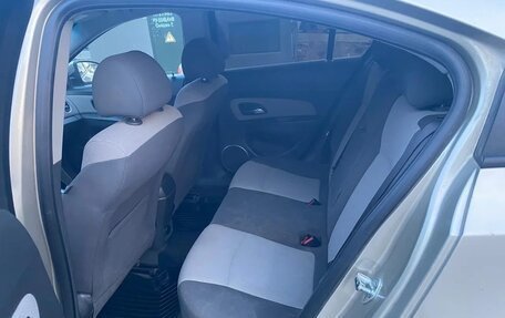 Chevrolet Cruze II, 2010 год, 450 000 рублей, 7 фотография