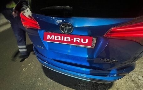 Toyota RAV4, 2016 год, 2 100 000 рублей, 4 фотография