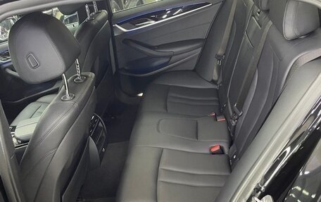 BMW 5 серия, 2018 год, 3 200 000 рублей, 10 фотография